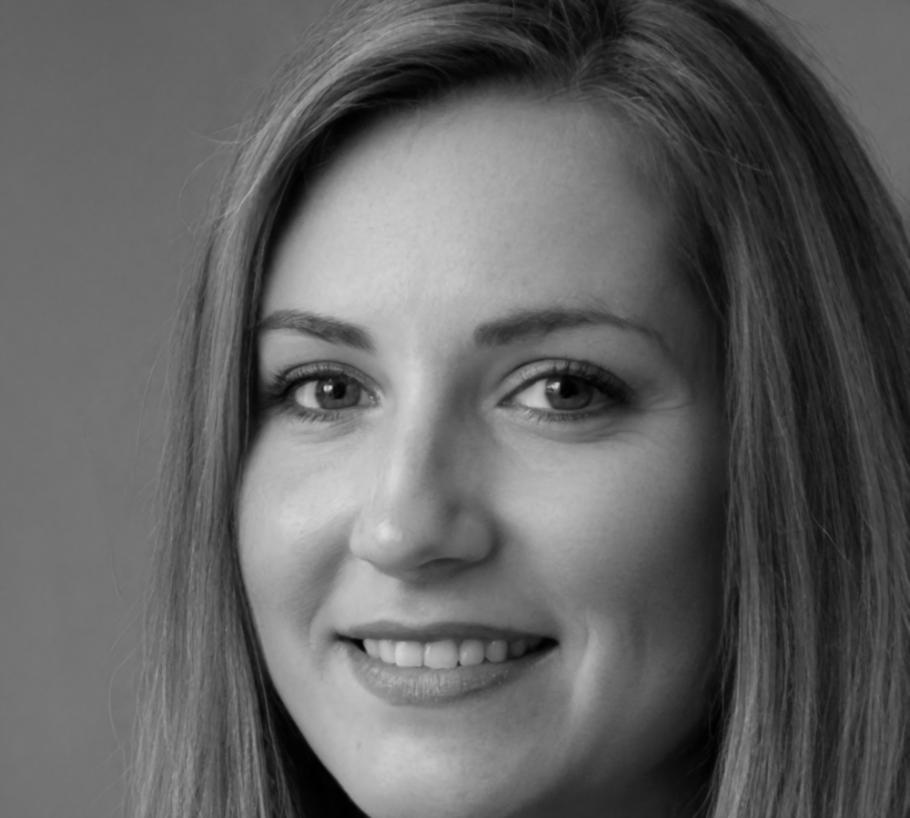 Retrato de Carmela Zaldívar, especialista en comunicación empresarial